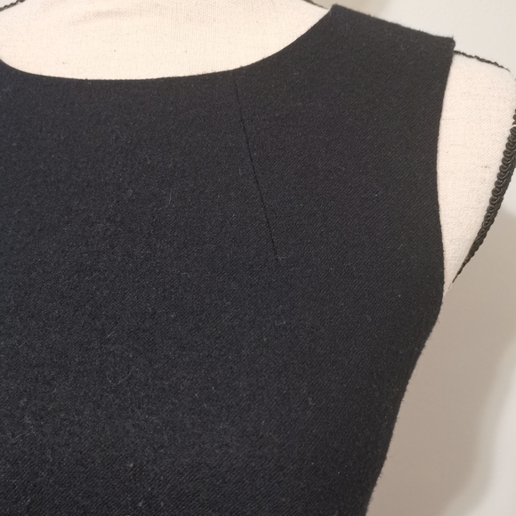 ❌SOLD❌ Banana Republic Little Black Dres - Picture 3 of 7